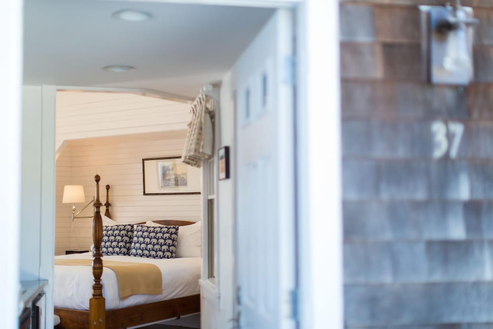 Castle Hill Inn - photo 3