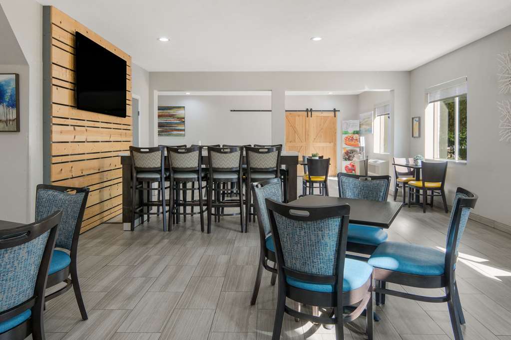 Quality Inn & Suites Roanoke Fort Worth North - photo 41