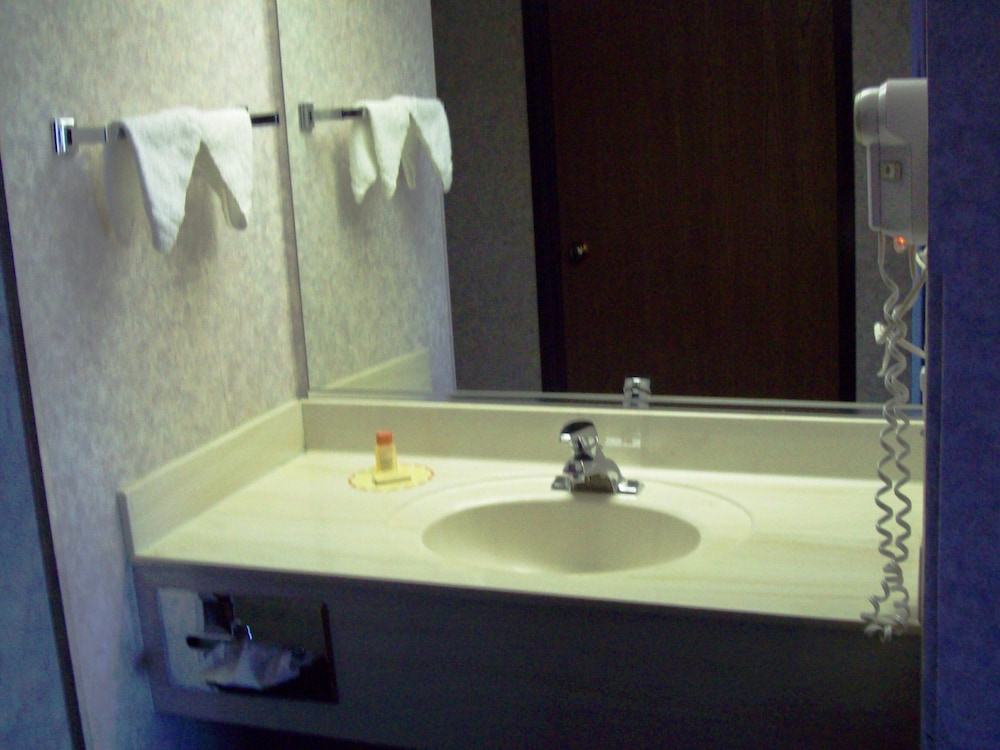 Days Inn by Wyndham Gallup - photo 11