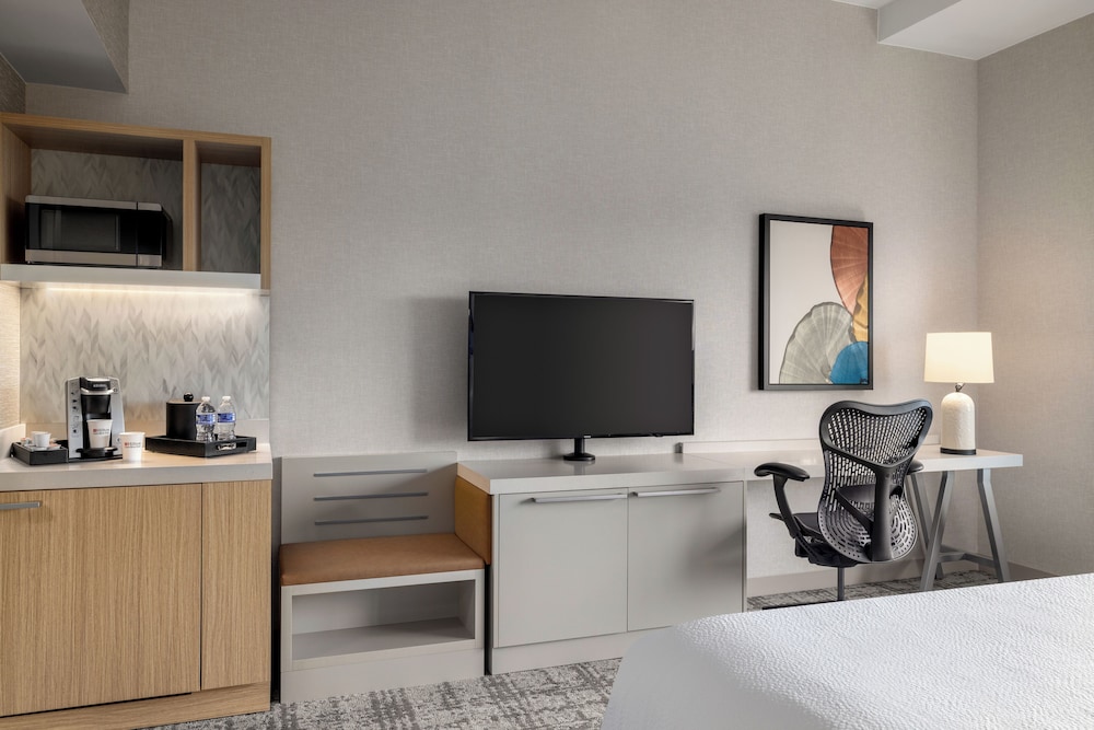 Hilton Garden Inn Arlington Shirlington - photo 18