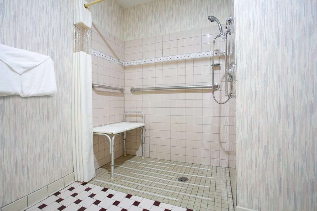 La Quinta Inn & Suites by Wyndham Roanoke Salem - photo 25