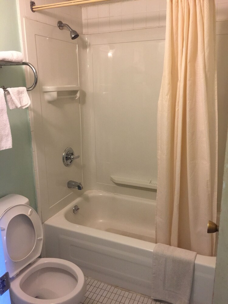 Executive Inn Marianna - photo 15