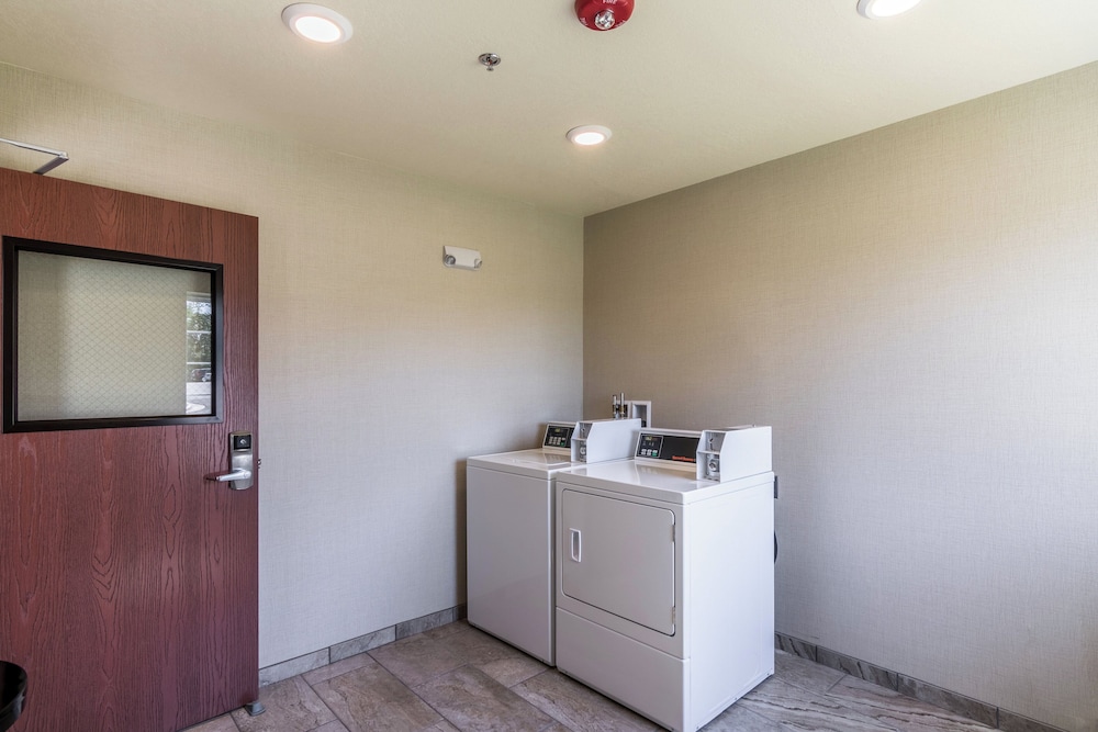 Cobblestone Inn & Suites Barron - photo 35