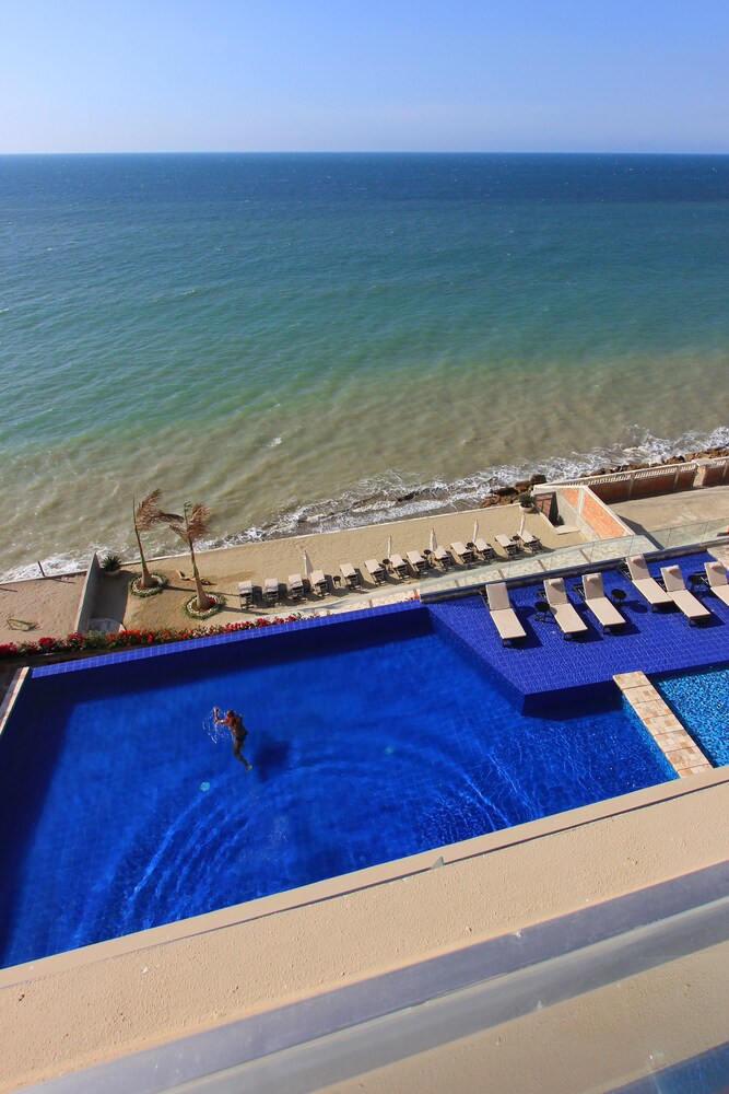 Hotel Poseidon - carbon neutral hotel in Manta