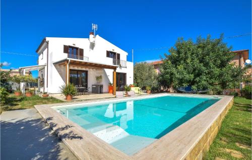 Gorgeous Home In Trabia With Wifi — 4-Star Luxury Hotel in Trabia, Italy