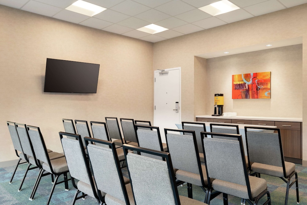 Home2 Suites By Hilton Woodland Hills - photo 39