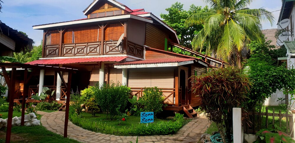 Studettes Ã Nosy Be Hell Ville Diana Madagascar in Hell-Ville, Madagascar