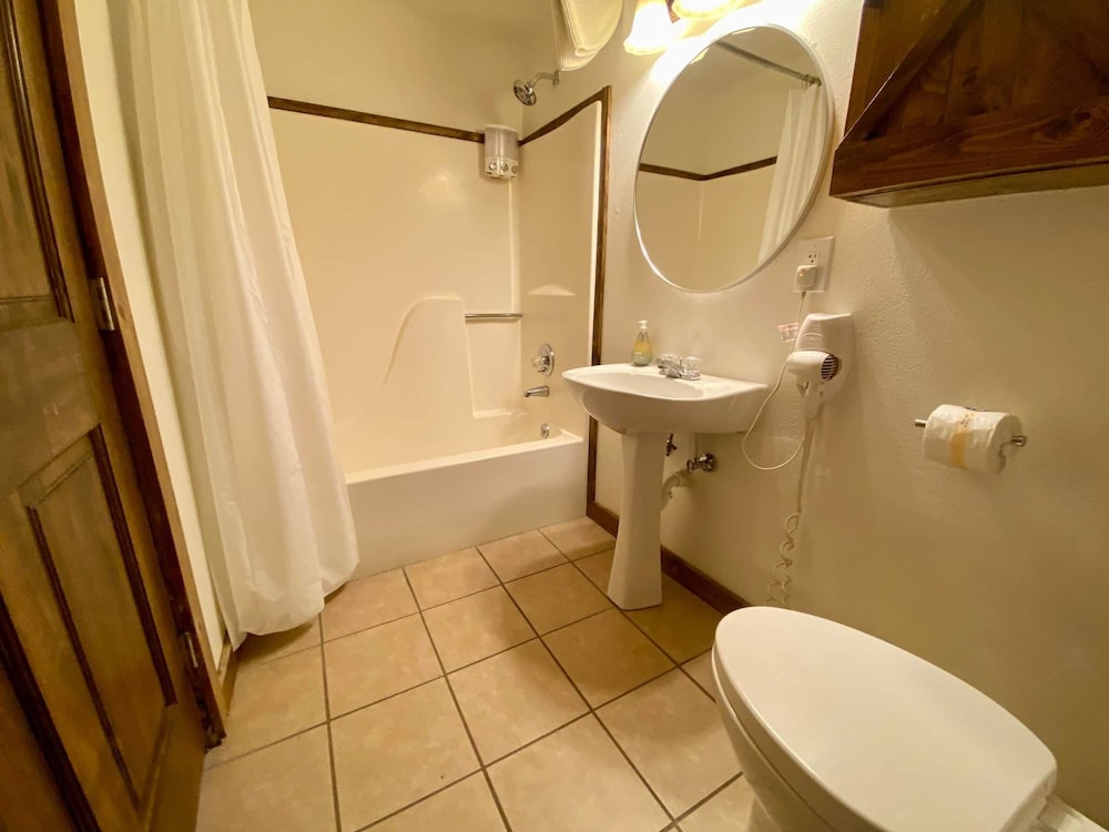 The Green Mountain Falls Lodge - photo 37