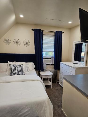 C&C number 2 - last minute hotel in Elmont
