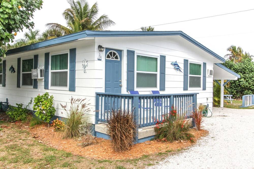 Tropical Winds Motel & Cottages - photo 68