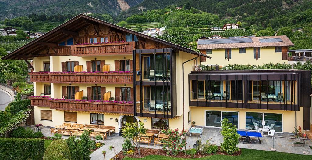 Hotel Obermoosburg - carbon neutral hotel in Laces
