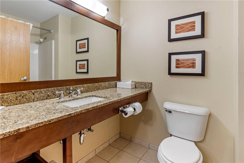 Comfort Inn & Suites East Moline near I 80 - photo 27