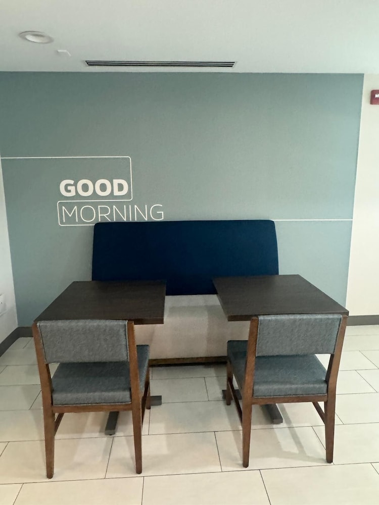 Holiday Inn Express Hotel & Suites RIPLEY by IHG - photo 33