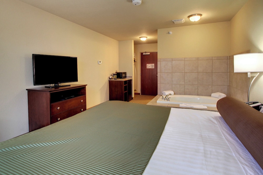 Cobblestone Inn & Suites Corry - photo 17