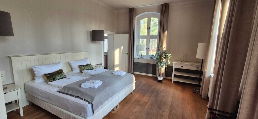 Schloss Hohenbocka - carbon neutral hotel in Hohenbocka