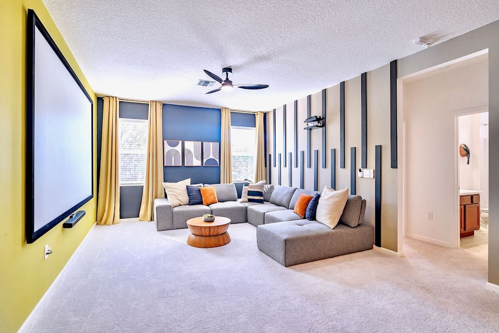 8BR Resort Home with Games Room and BBQ - photo 12