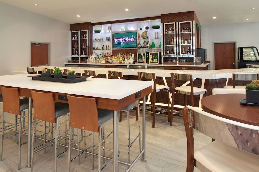Marriott East Lansing at University Place - photo 30