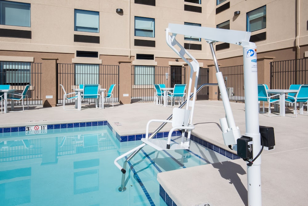 Holiday Inn Express & Suites Pahrump by IHG - photo 13