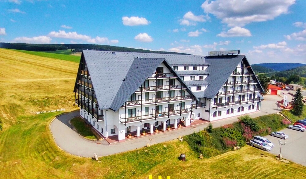 Alpina Lodge Hotel Oberwiesenthal — 4-Star Luxury Hotel in Kurort Oberwiesenthal, Germany