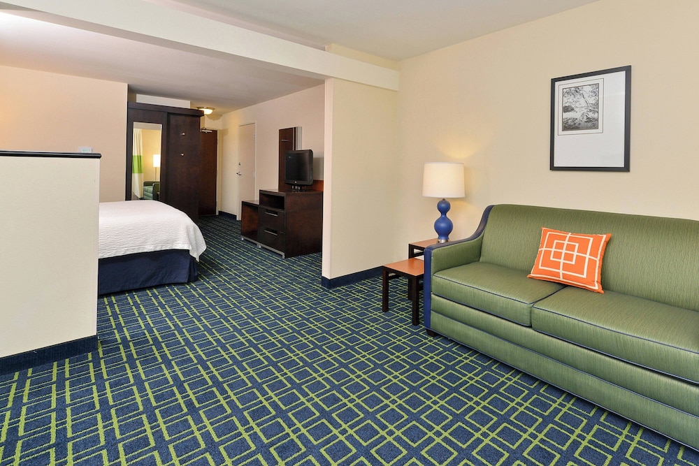 Fairfield Inn & Suites Cedar Rapids - photo 22
