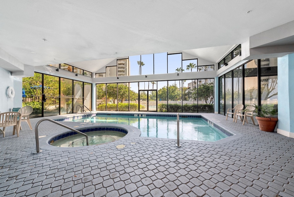 The Enclave Hotel and Suites - photo 37