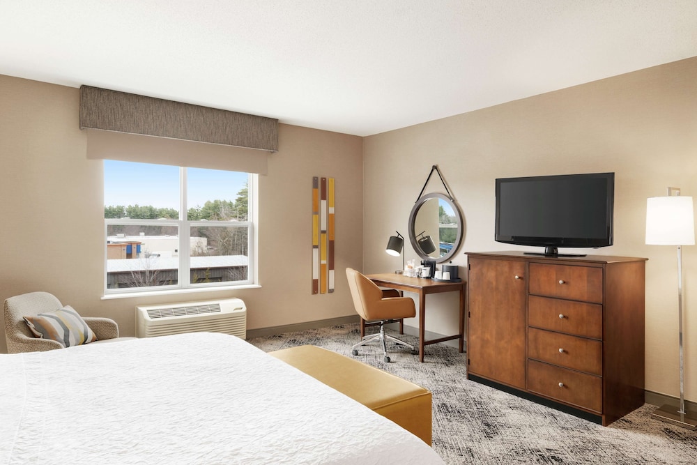 Hampton Inn & Suites Exeter - photo 17