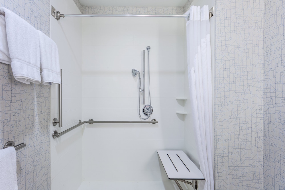 Holiday Inn Express Hauppauge Long Island - photo 23