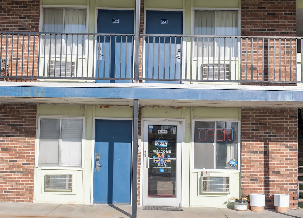 Lebo Inn - photo 11