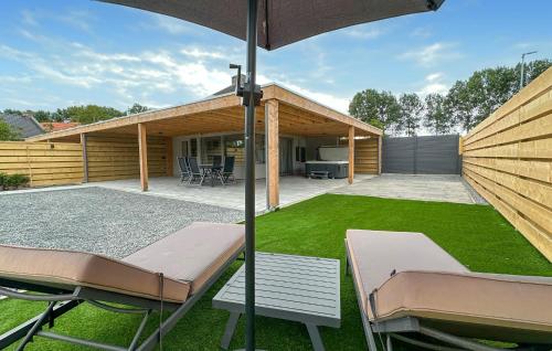Oud Kempen Bungalow 7 — 5-Star Luxury Hotel in Stavenisse, Netherlands