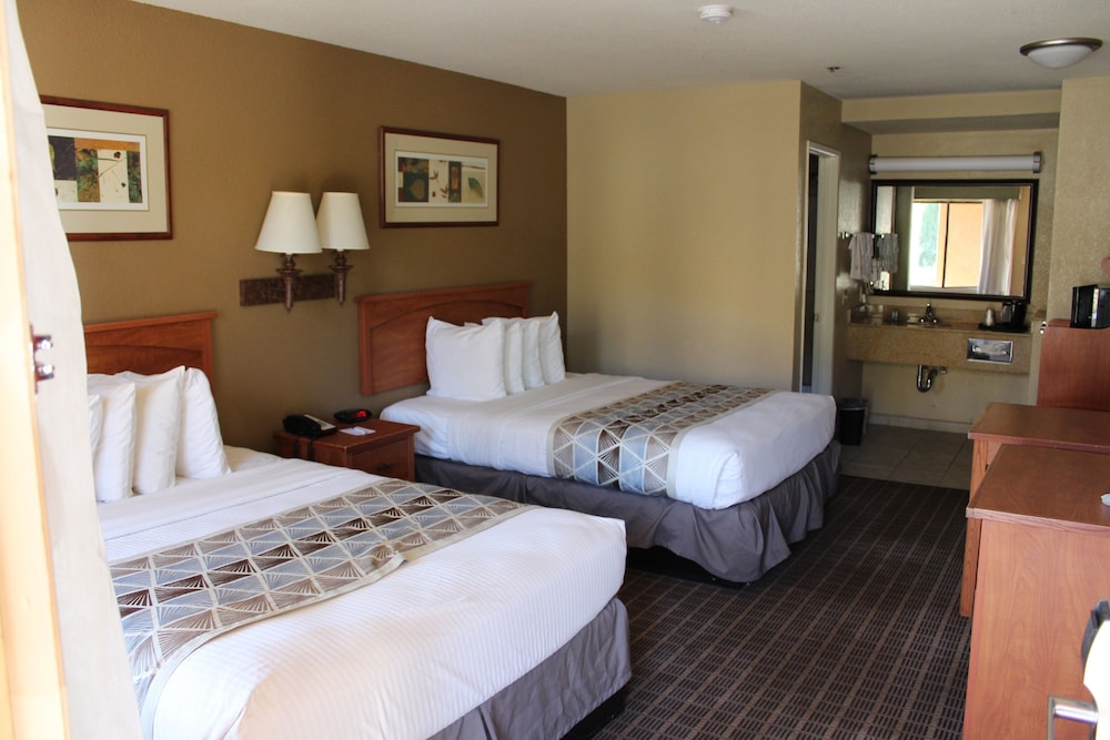 Cajon Pass Inn - photo 15
