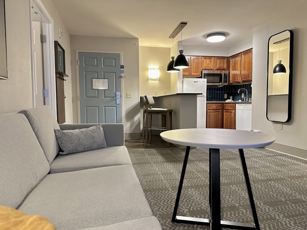 Staybridge Suites Milwaukee West Oconomowoc by IHG - photo 22