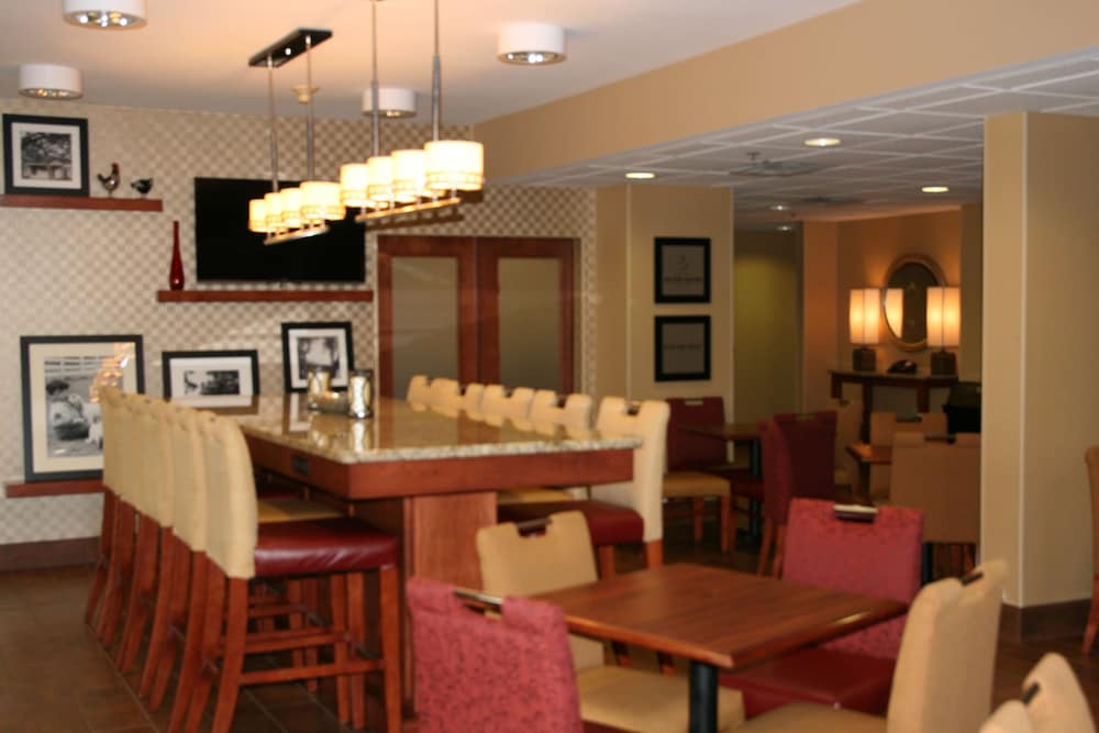 Hampton Inn Hillsville - photo 7
