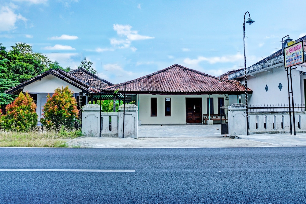 SPOT ON 92392 Penginapan Vinccent22 Syariah — Bekasi — photo 2