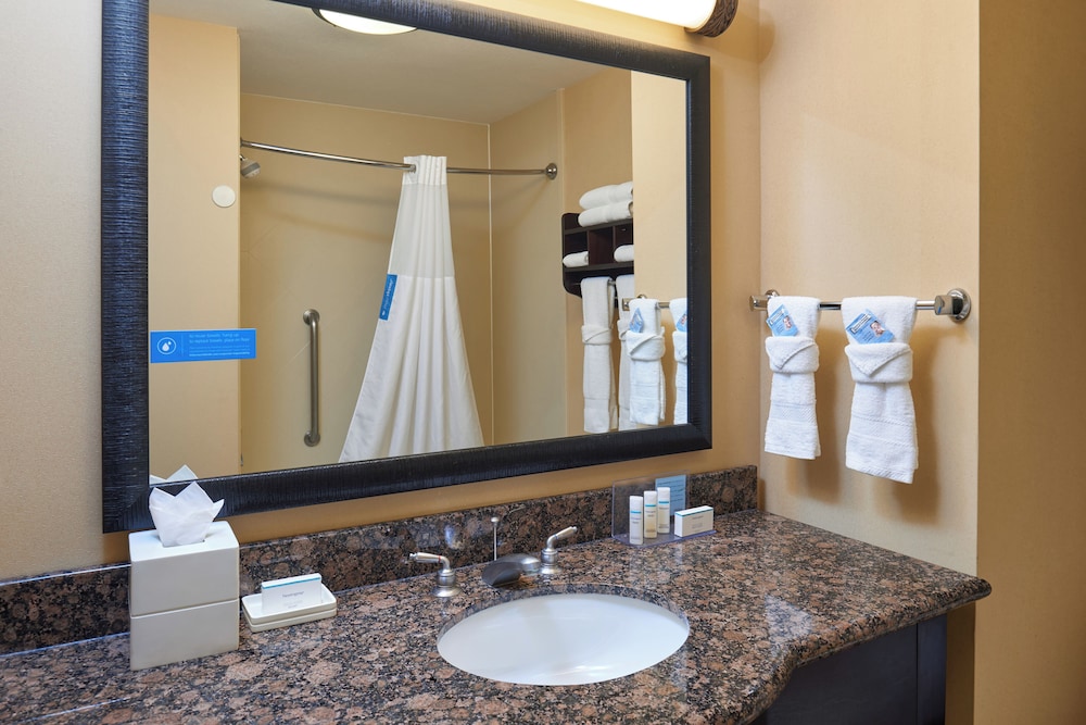 Hampton Inn & Suites Austin South Buda - photo 21