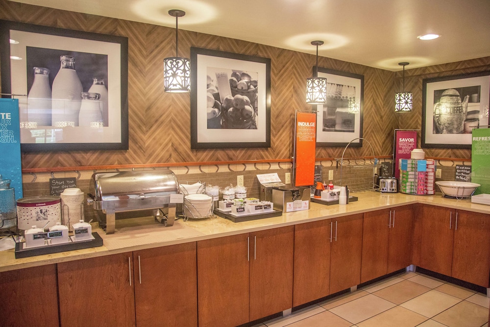 Hampton Inn Summersville - photo 30