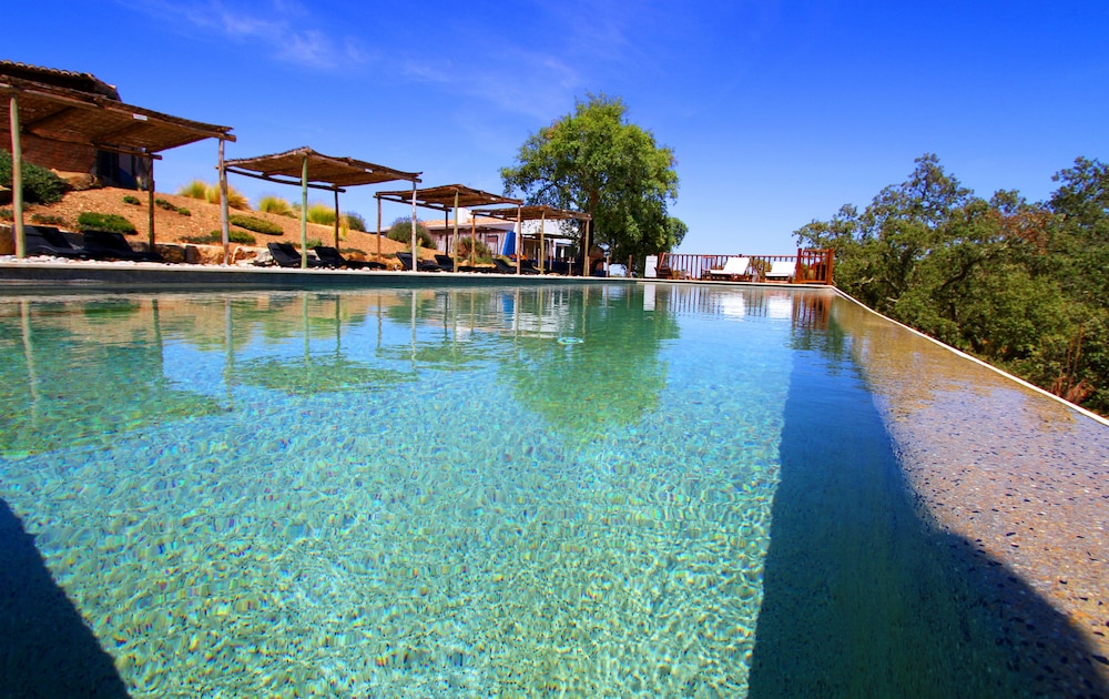 Monte Gois Country House e Spa — 4-Star Luxury Hotel in Almodovar, Portugal