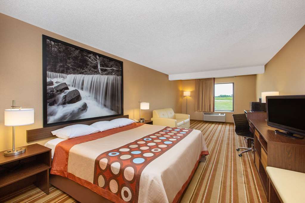 Super 8 by Wyndham Salina I 70 - photo 32