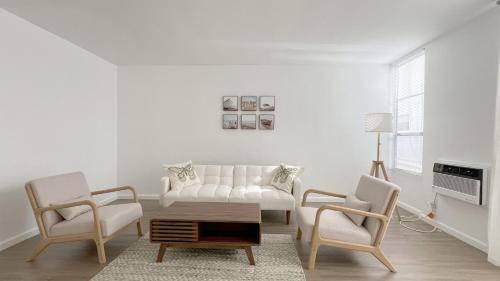 Seaside Escape Steps from Santa Monica Beach — 4-Star Luxury Hotel in Los Angeles, United States