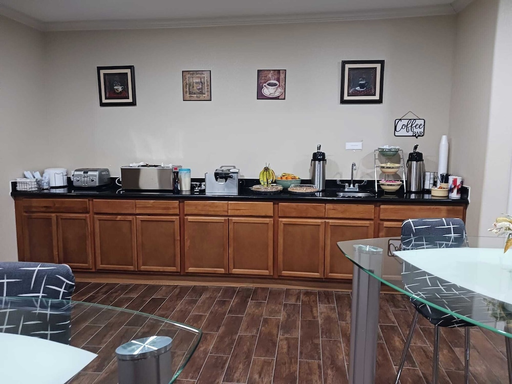 Yorktown Inn And Suites - photo 90