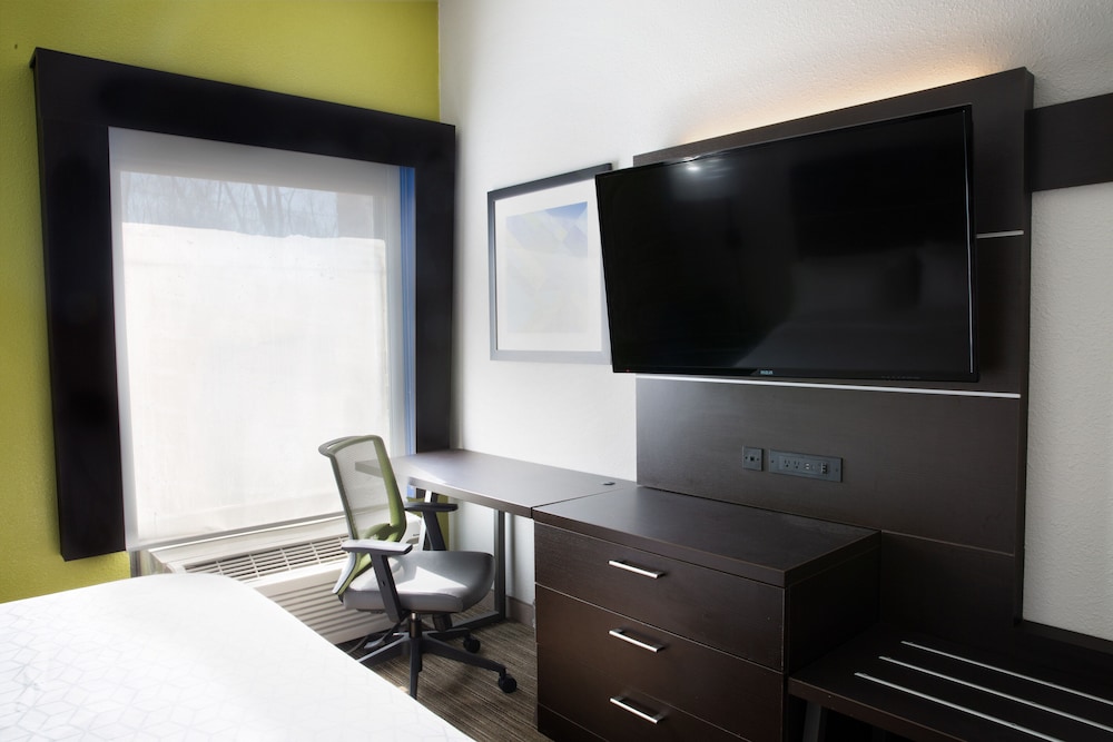 Holiday Inn Express & Suites Dayton Huber Heights by IHG - photo 13
