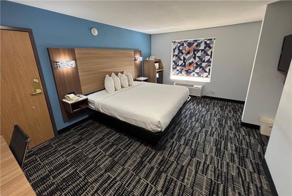 Baymont by Wyndham Jacksonville - photo 6