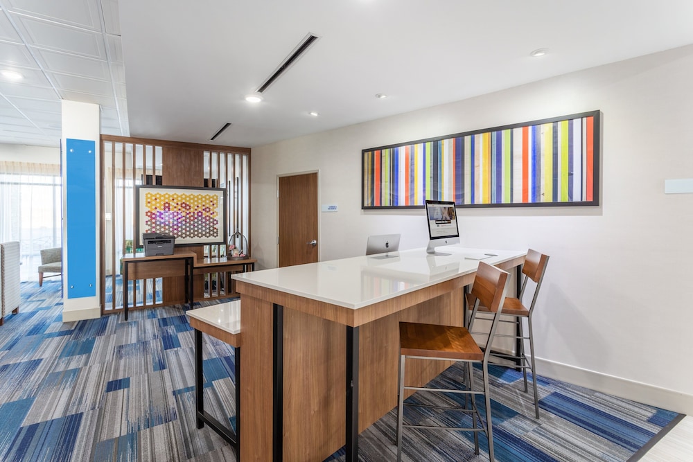 Holiday Inn Express & Suites Kearney by IHG - photo 25