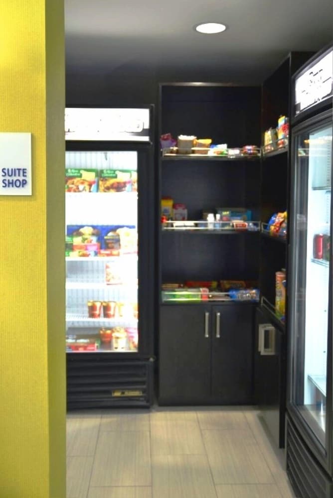 Holiday Inn Express & Suites Jackson Downtown Coliseum an IHG Hotel - photo 3