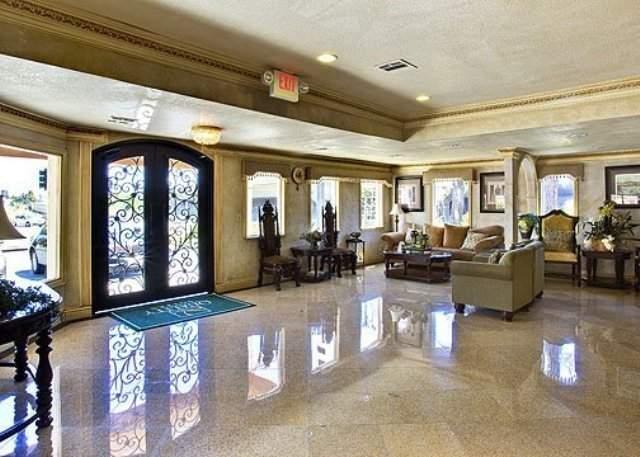 Quality Suites Anaheim Stadium - photo 11