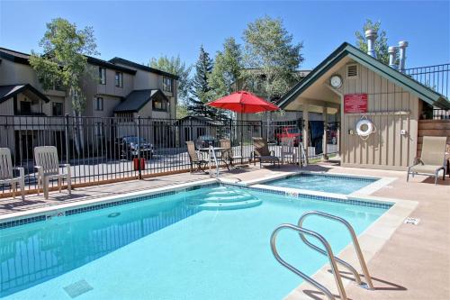 Heated Pool & Hot Tub Walk to Ski Slopes Ground Level Unit in Steamboat Springs, United States