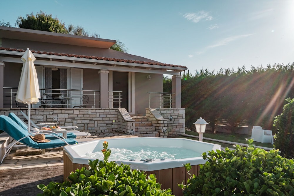Neptune Sea House Beachfront — 4-Star Luxury Hotel in Corfu, Greece