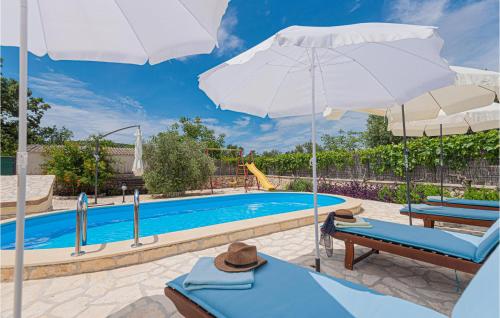 Holiday Home Sibenik Dubrava — 4-Star Luxury Hotel in Dubrava, Croatia