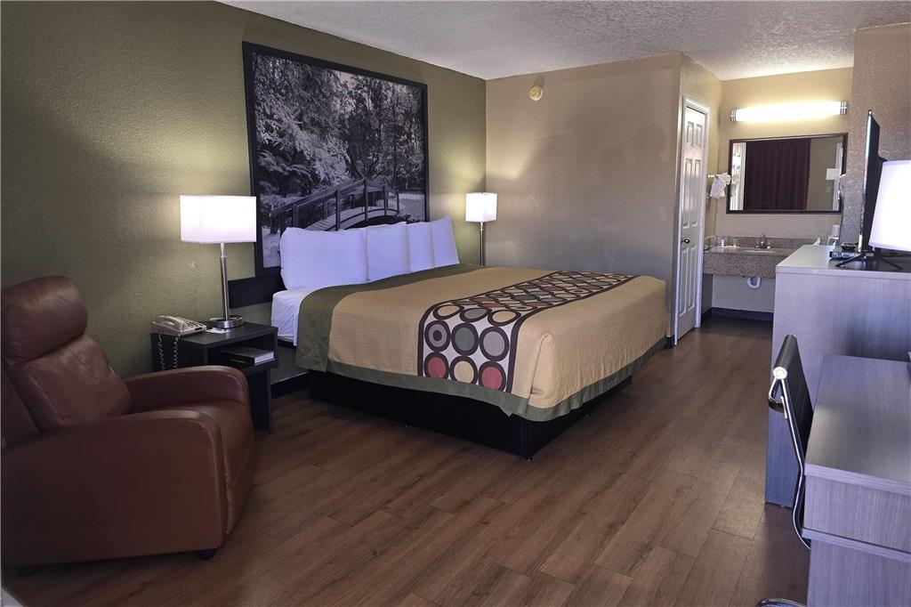 Super 8 by Wyndham Arkadelphia Caddo Valley Area - photo 10