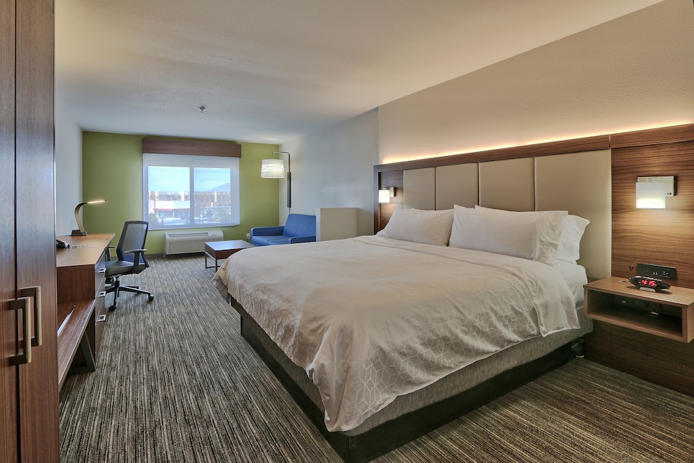 Holiday Inn Express & Suites Albuquerque Historic Old Town an IHG Hotel - photo 5