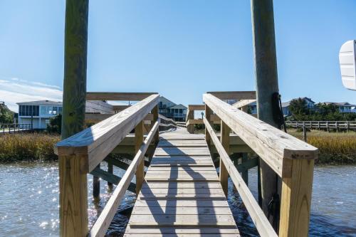 Two Buoys And A Gull by Oak Island Accommodations - photo 38